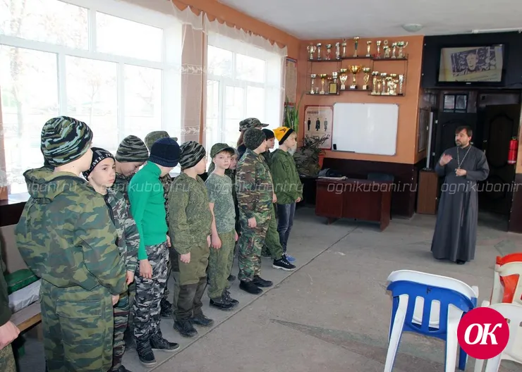 Детский военно-патриотический клуб «Патриот» посетил настоятель храма Кропоткина