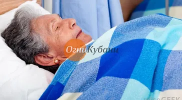https://ognikubani.ru/wp-content/uploads/2019/09/older-woman-in-bed-with-blue-checkered-comforter