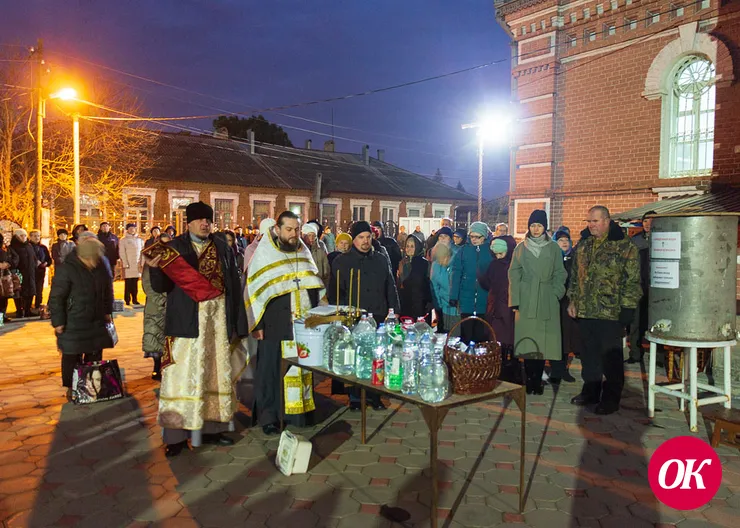 Чин великого освящения воды был совершен в день Крещения Господня в Покровском соборе Кропоткина