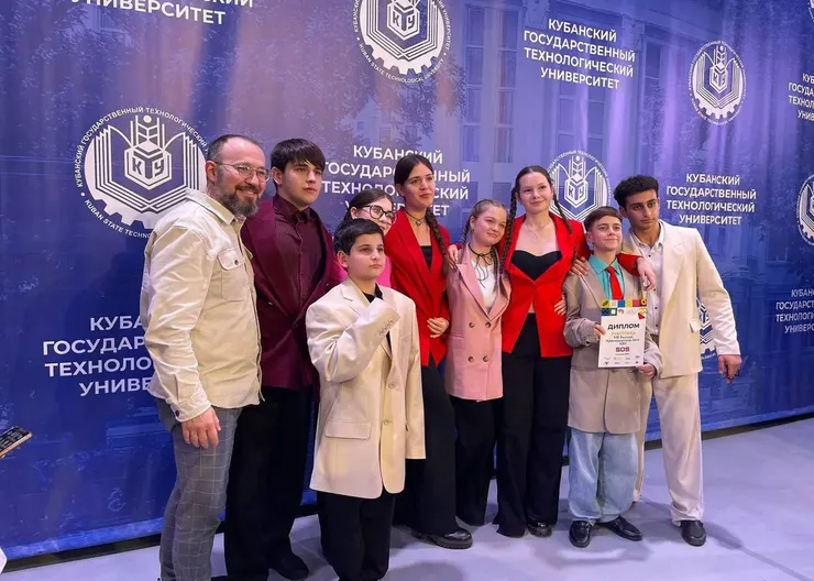 photo_5382222805556389677_y