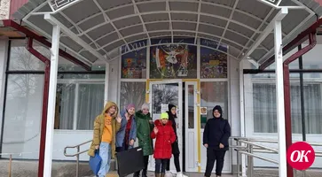 Над входом в художественную школу г.Кропоткина установлен новый навес