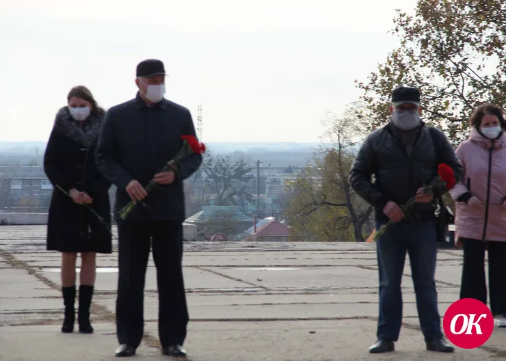 В День Неизвестного солдата к Вечному огню возложены цветы