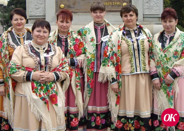 Народная женская вокальная группа «Колечко» из ст-цы Дмитриевской создает веселое настроение у слушателей