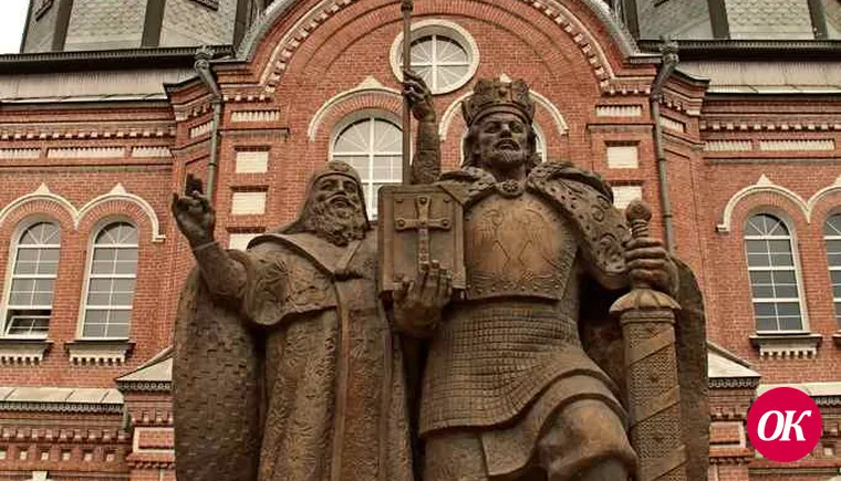 В Свято-Покровском соборе города Кропоткина колокольным звоном отметили День Крещения Руси