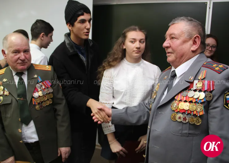 Ветераны боевых действий рассказали студентам о чеченской войне