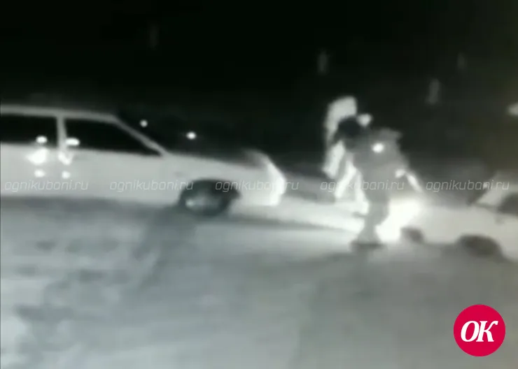 Молодые вандалы катались на автомобиле по новому скверу в станице Казанской