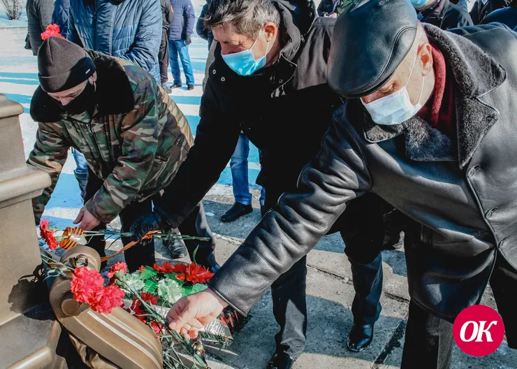 В 320-ю годовщину образования инженерных войск в парке 30-летия Победы г.Кропоткина прошло возложение цветов к мемориалу