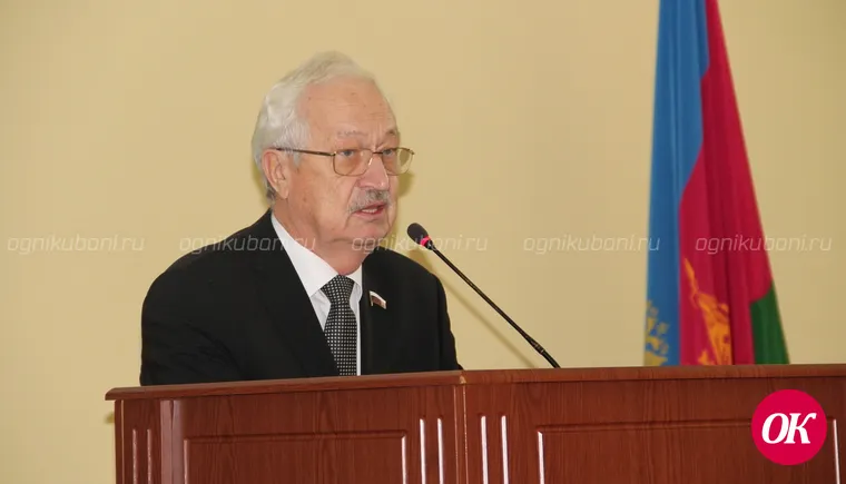 Депутат Государственной Думы Алексей Езубов принял участие в форуме общественных организаций Кавказского района