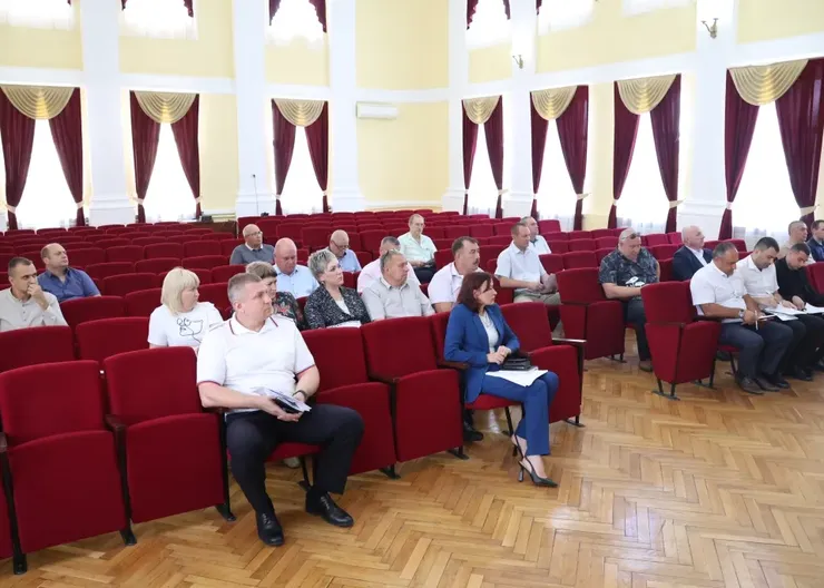 В Кавказском районе состоялось очередное заседание муниципальной комиссии по обеспечению безопасности дорожного движения муниципалитета