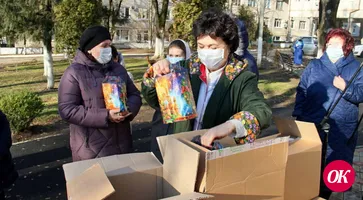 В Кавказском районе дети медицинских работников получили подарки
