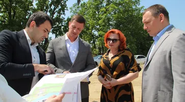 В Кропоткине продолжается благоустройство набережной
