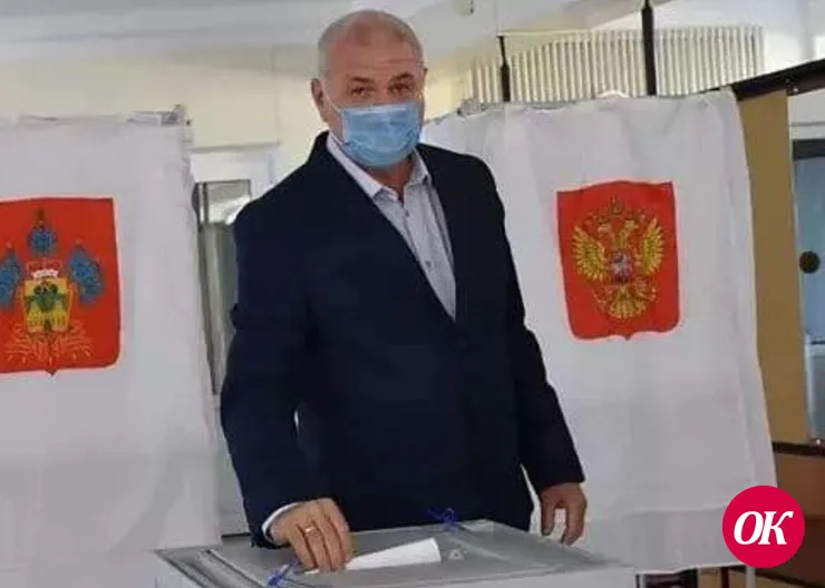 Глава Кропоткина Владимир Елисеев проголосовал на выборах депутатов Государственной Думы