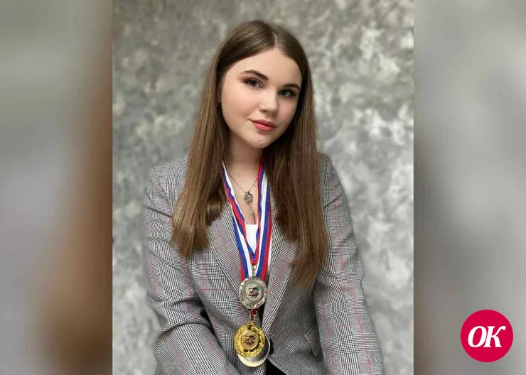 Ученица лицея №45 Изабелла Валуйская готовится к заключительному этапу Всероссийской олимпиады школьников по обществознанию