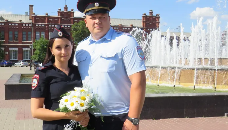 В подразделениях Отдела МВД России по Кавказскому району несут службу 15 полицейских семей