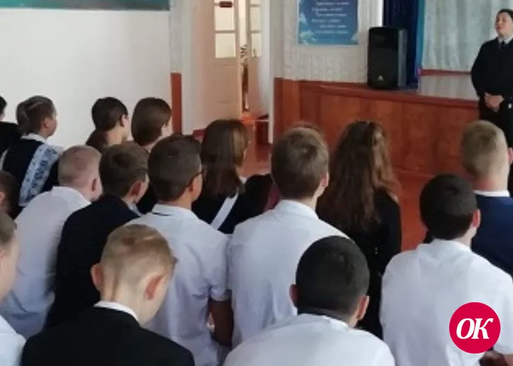 В Кавказском районе сотрудники наркоконтроля проводят профилактические лекции в школах