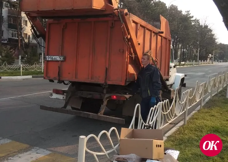 «Саночистка» мусор вывозит по графику