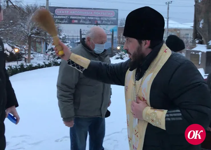 Сегодня, в день Крещения Господня, в Свято-Покровском соборе города Кропоткина провели чин Великого освящения воды