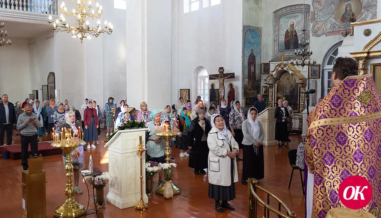 В Покровском соборе Кропоткина встретили праздник Воздвижения