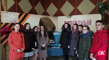 Участниками литературно-музыкальной композиции «Подвиг защитников Ленинграда» стали ученики школы поселка Мирского