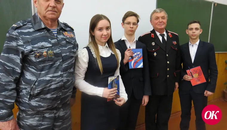 В Кавказском районе полицейские и общественники поговорили с лицеистами о самом важном