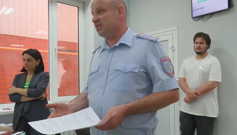 В Кавказском районе сотрудники полиции провели инструктаж работников банковского учреждения