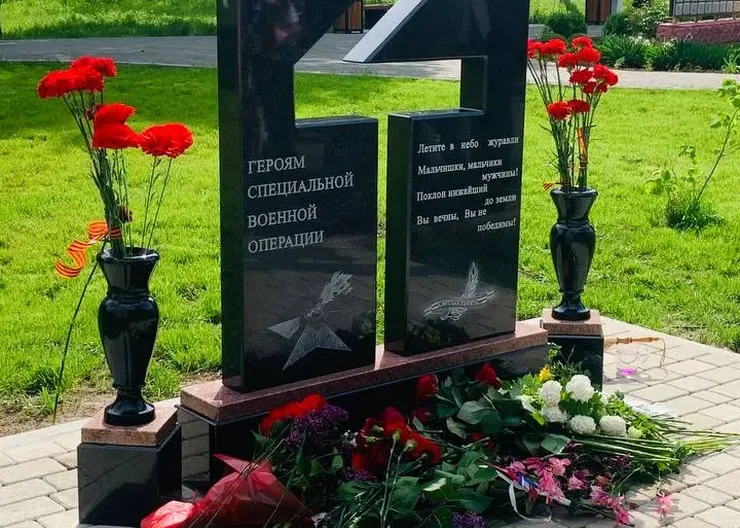 photo_5251559326202589338_y