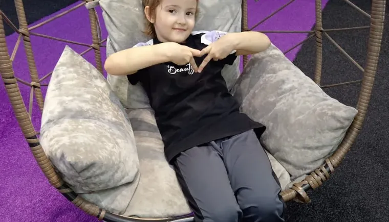 photo_5291743727422475034_y