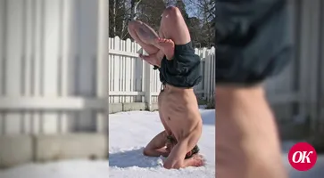 Кропоткинец Александр Шанцев начинает свой день, стоя на голове