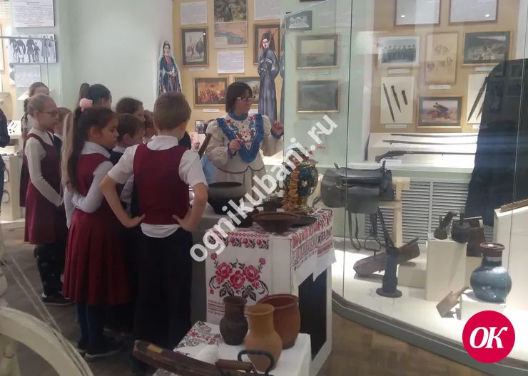 Школьников научили гладить белье по старинке