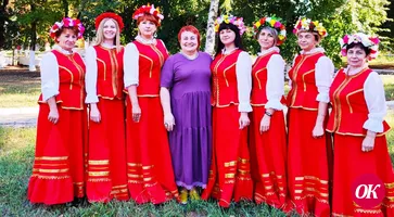 <strong>Вокальная группа «Колечко» Дома культуры станицы Дмитриевской выйдет на сцену в новых костюмах</strong>