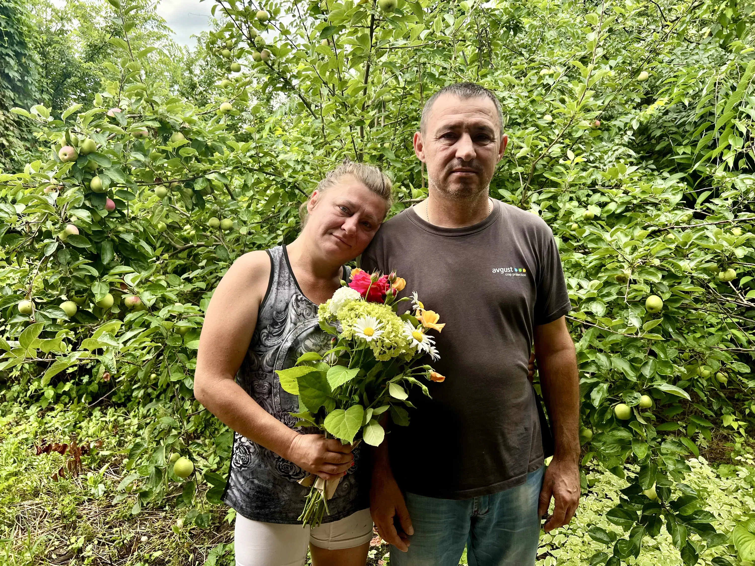 Супруги Демьян Зайцев и Татьяна Бочкарева любят дачную жизнь и не променяют ее на «клетку» квартиры.