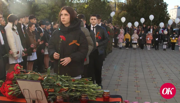 В школе №7 Кропоткина открыта мемориальная доска в память об ученике Болеславе Николове, погибшем в зоне проведения спецоперации