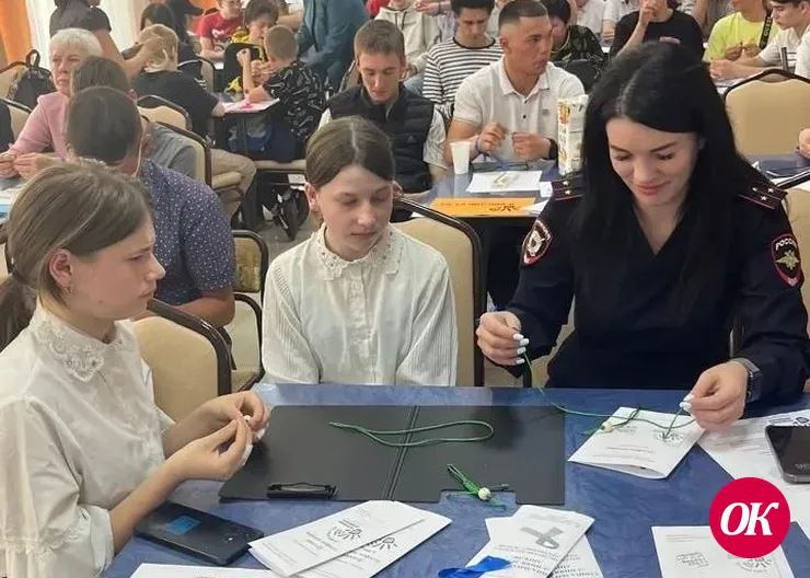 В Кавказском районе полицейские приняли участие в социальной акции «Синяя лента апреля»