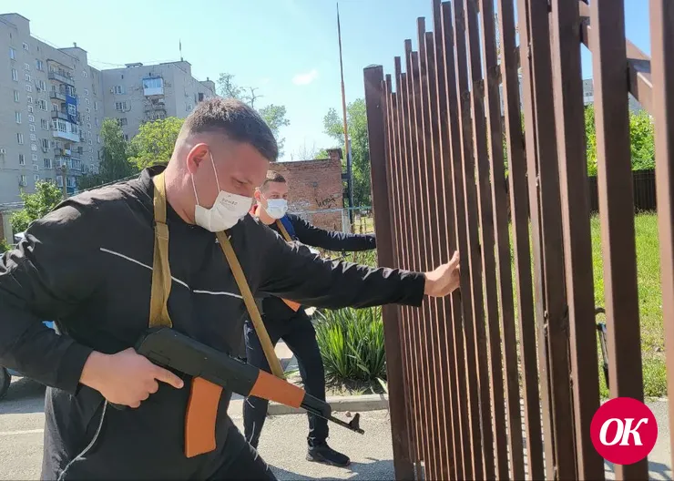 Захват террористов и срабатывание опасного взрывчатого вещества предотвратили службы быстрого реагирования и сотрудники школы №7 во время учений