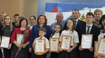 Школьников наградили за память о предках