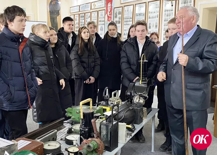 Школьников познакомили с историей локомотивного депо, они присмотрелись к профессии