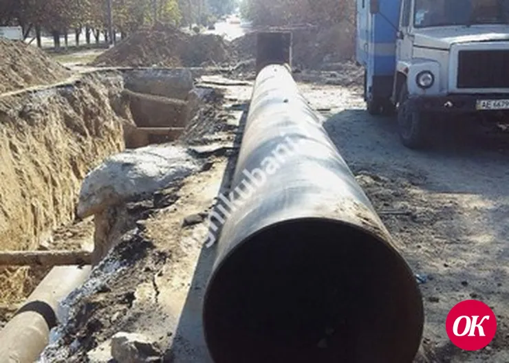 В Кропоткине вновь ремонтируют коллектор