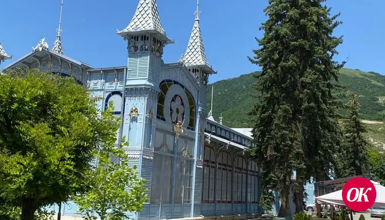 Город сохраняет атмосферу имперского курорта и современного центра образования