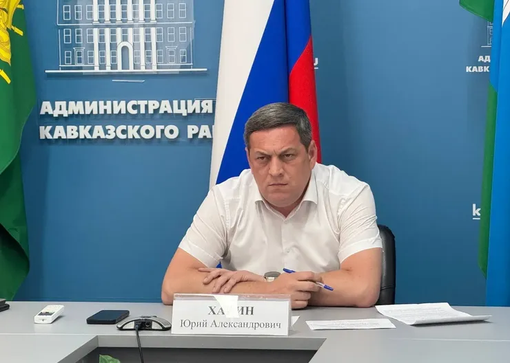 Глава Кавказского района Юрий Ханин провел личный прием граждан