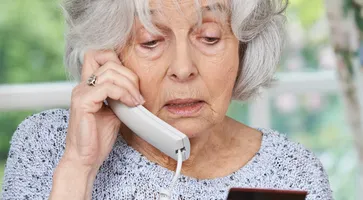 https://ognikubani.ru/wp-content/uploads/2022/11/senior-woman-giving-credit-card-details-1539_1