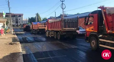 В районе Центрального рынка Кропоткина укладывают второй слой асфальта