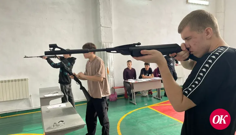 Учились Родину защищать