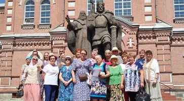 photo_5343887563854831852_y5