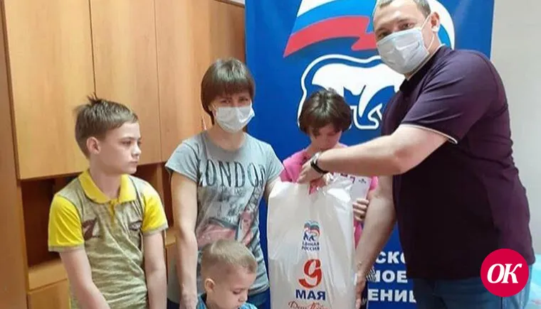 Молодой депутат Игорь Савин поздравил детей с праздником