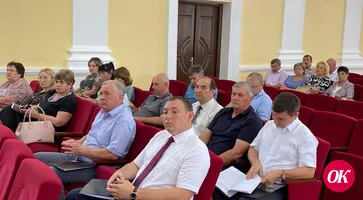 Совет района уходит на депутатские каникулы и выборы