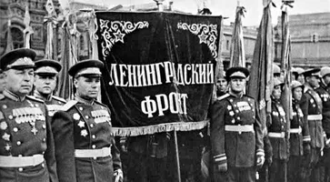 https://ognikubani.ru/wp-content/uploads/2020/07/Командарм-Симоняк-первый-слева-на-Параде-Победы-24-июня-1945-года.