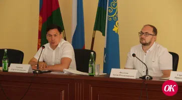 Заместитель министра образования, науки и молодежной политики Краснодарского края Сергей Урайкин сегодня проводит встречу с молодежным активом Кавказского района