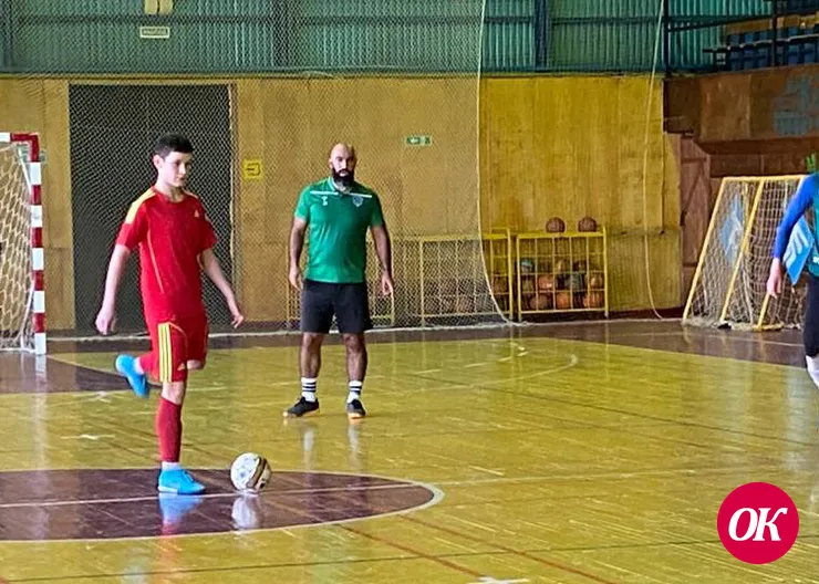 В спортивном комплексе «СМЕНА» г.Кропоткина спустя длительный перерыв стартовали соревнования по мини-футболу, посвященные Дню защитника Отечества