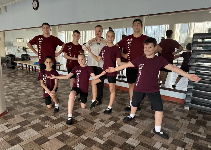 photo_5249255183626210128_y