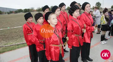В День станицы Кавказской на стадионе казаки показали джигитовку